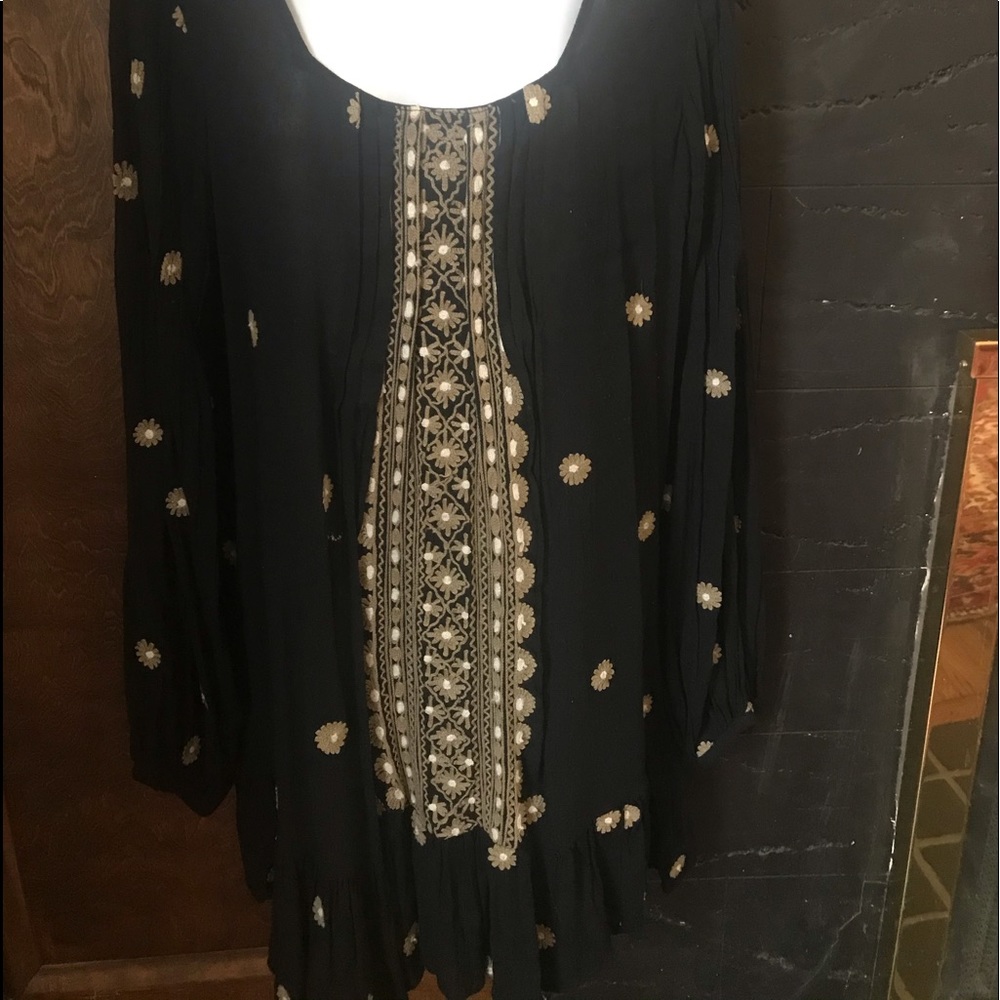 Free People Gorgeous black dress Very flattering